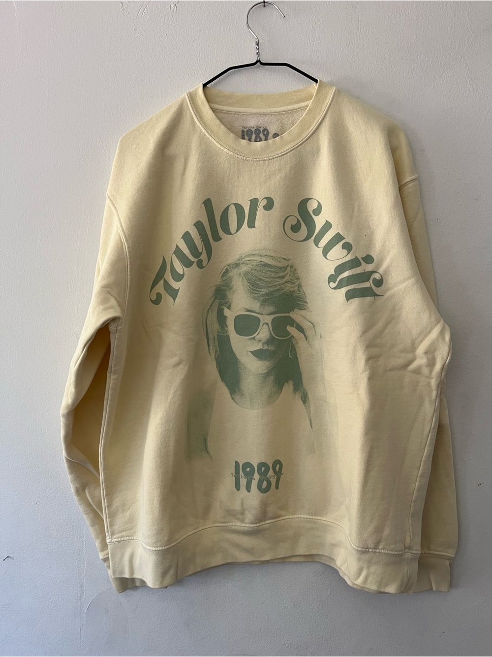 AUTHENTIC Taylor Swift Soft Cream Crewneck Pullover